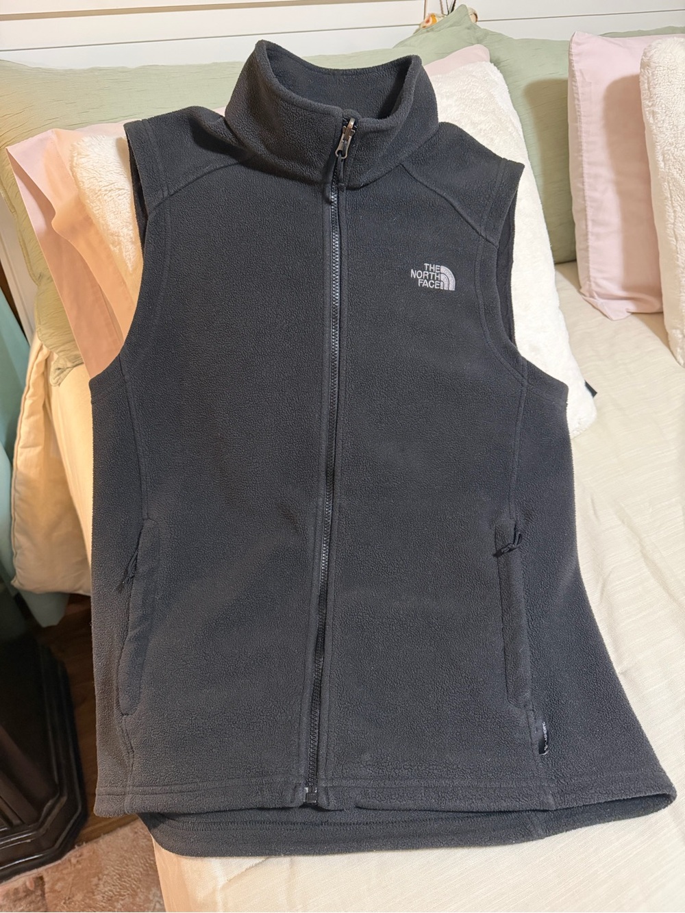 The North Face Men’s Black Fleece Vest with Full Zip size Large